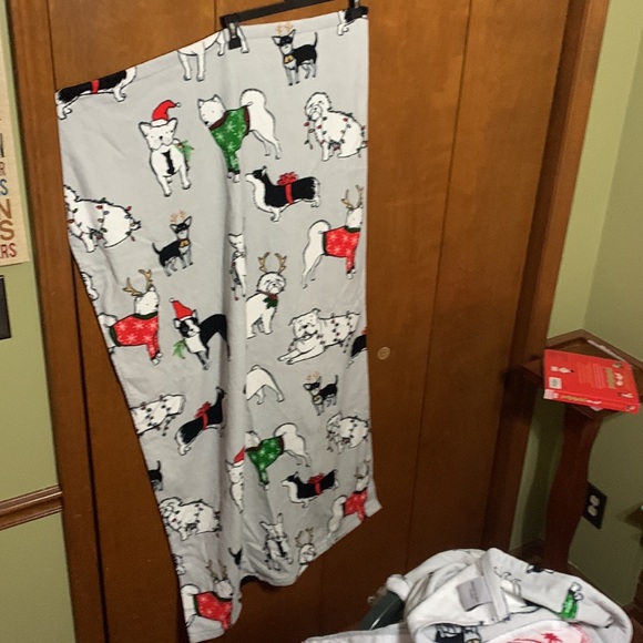 JINGLES & JOY- Seasonal- DOGGIE 🐶 HOLIDAY🎄 Bath Towel Set - Picture 9 of 14